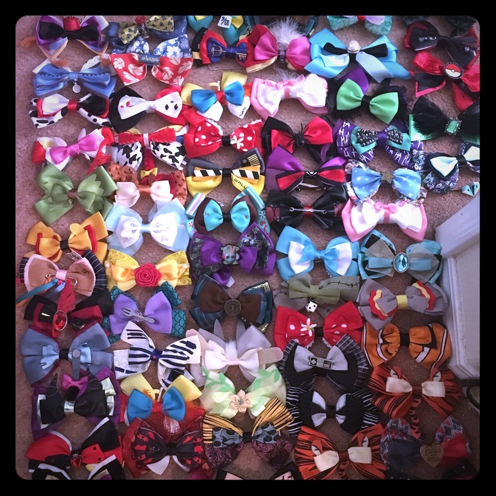 Hot topic Pixar Disney bows